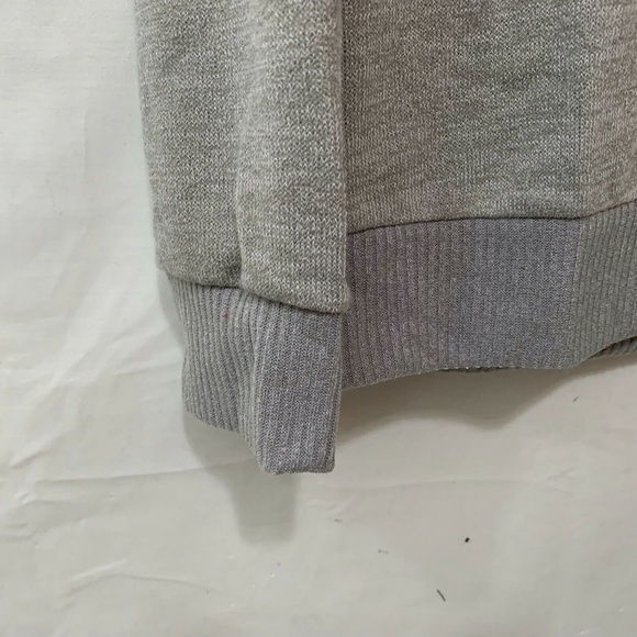 H2H Men NWT Casual Slim Fit Pullover V-Neck Lightweight Sweater Light Grey Med - Picture 3 of 5